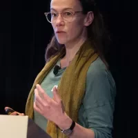 Françoise Richard over Solvent-gels in paper conservation: new solutions to sticky problems  