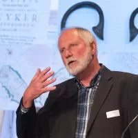 Foto van Erik van der Doe tijdens zijn lezing